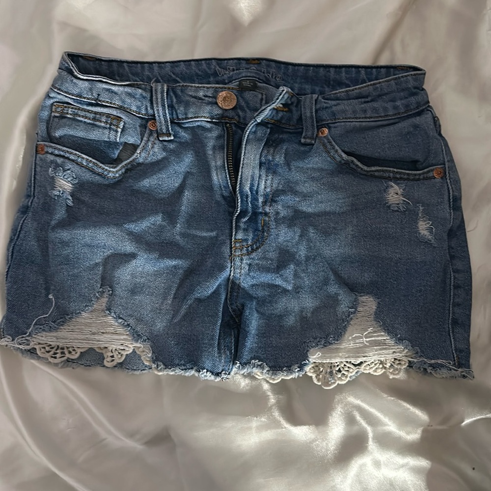 lace design shorts